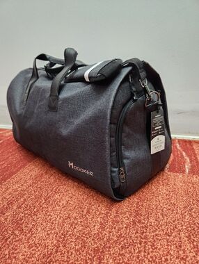 Modoker Convertible Garment Duffel Bag Nwt Travel